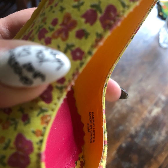 Like new condition floral sling backs - Picture 8 of 8